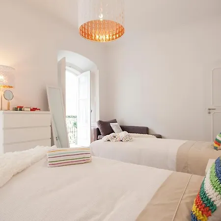 Ginjinha House - 4 - Bairro Alto - With Ac By Lisbeyond Konukevi 3*